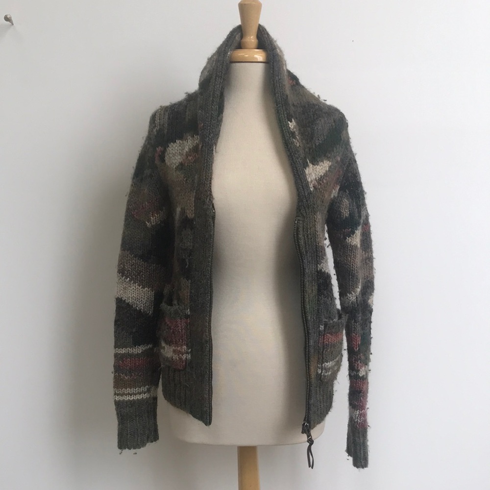 Aritzia zipper sweater